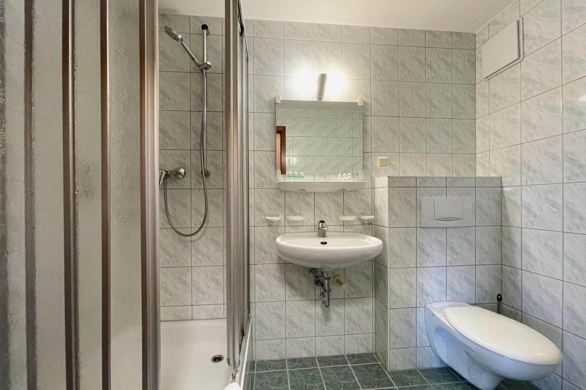 Riverdam Boutique Hotel Ilmenau Oda fotoğraf